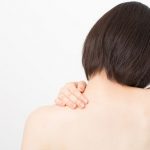 背中脱毛完了まで何回通う?回数と期間の目安